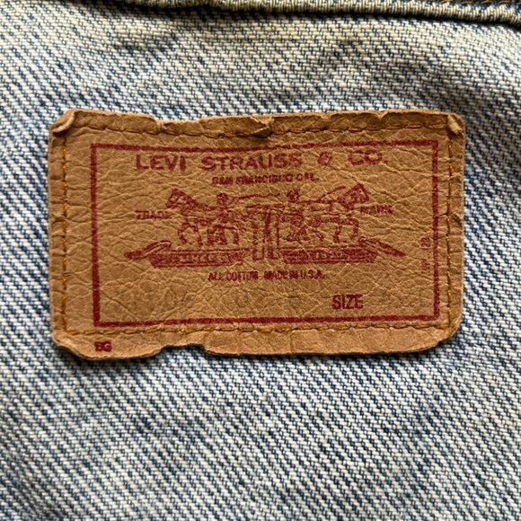 Levi’s Light Blue Denim Vest with Vintage Distressing and Classic Collar 42 L - Picture 9 of 9